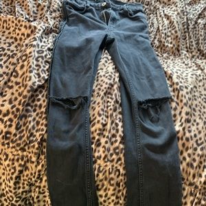 Black ripped Zara mid rise jeans